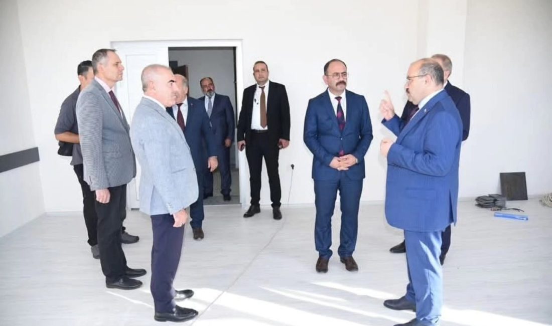 Balıkesir Valisi Ustaoğlu, Erdek’te yapımı süren Anaokulu projesini yerinde inceleyerek,