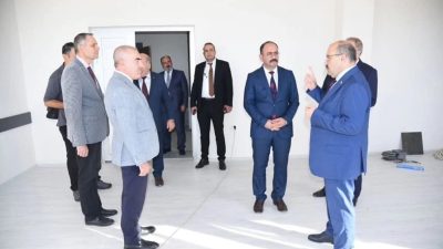 Balıkesir Valisi Ustaoğlu, Erdek’te yapımı süren Anaokulu projesini yerinde inceleyerek,