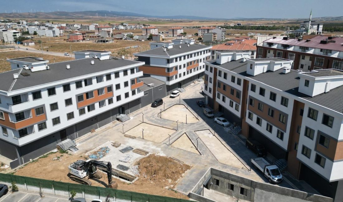 Bandırma’da yeni öğrenci yurtları için çalışmalar sürüyor İl Müdürü Adem Özalp, Bandırma’da inşası devam eden Kuş Cenneti
