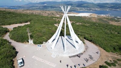 Bandırma Belediyesi ekipleri, Kurtuluş Bayramı öncesinde anıt alanı ve kent