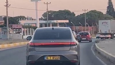 TOGG’un yeni sedan modeli T10F, Balıkesir’in Ayvalık ilçesinde seyir halinde