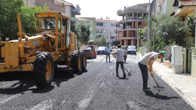 Deprem Evleri Sokağı’nda yol, altyapı ve çevre düzenleme çalışmalarıyla mahalle