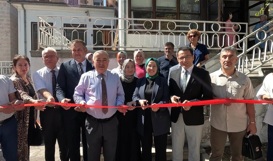 Kursiyerler çini sanatlarıyla mest ettiler Balıkesir İl Kültür ve Turizm Müdürlüğü tarafından, Kültür ve Turizm