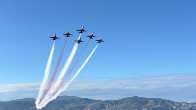 Türk Hava Kuvvetleri’nin akrobasi timi Türk Yıldızları, Bandırma semalarında unutulmaz