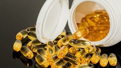 Saç dökülmesinin yalnızca genetik ya da hormonal nedenlerle sınırlı olmadığını,