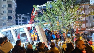  Kocaeli’nin Gebze ilçesinde çöken binada 2 çocuğun ardından babanın da