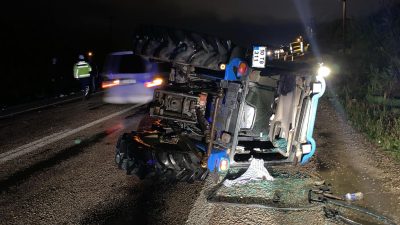 Hasanbey Mahallesi’nde meydana gelen trafik kazasında iki kişi yaralandı. Edinilen