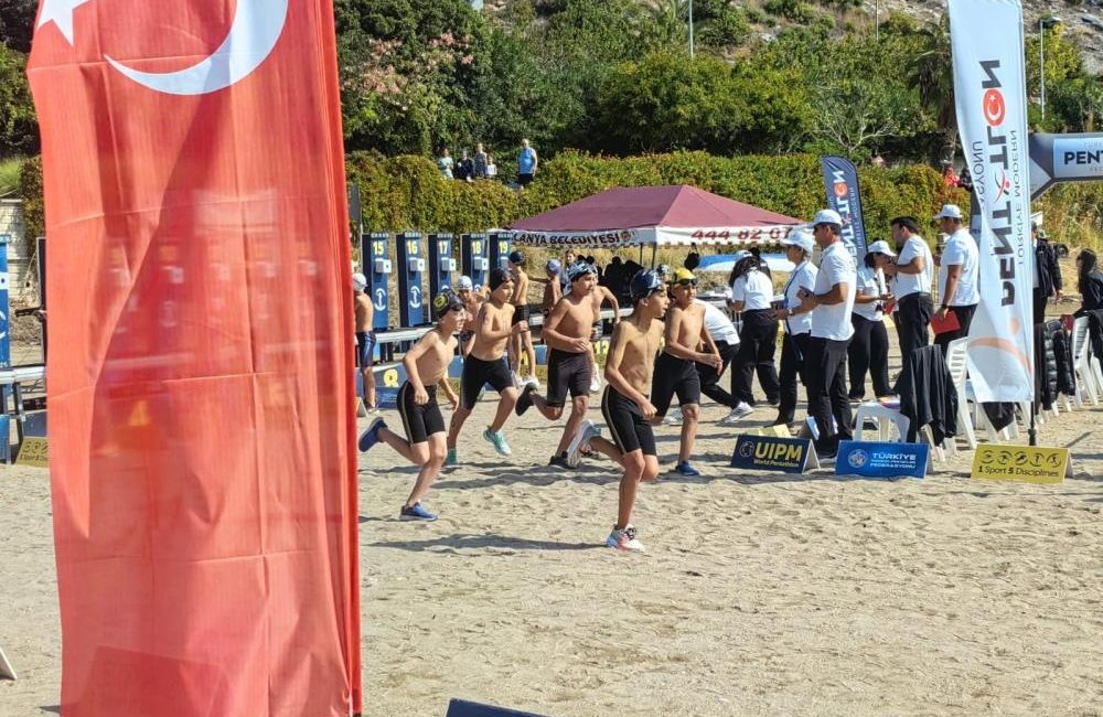 Bandırmalı pentatletlerden büyük başarı: 6 sporcu milli takımda Alanya’da yapılan Biathle Triathle Avrupa Şampiyonası Milli Takım seçmeleri tamamlandı.
