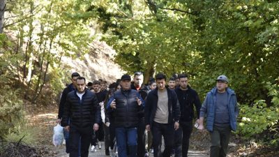 Dursunbey Belediyesi ve DMYO iş birliğiyle düzenlenen doğa yürüyüşü etkinliğinde