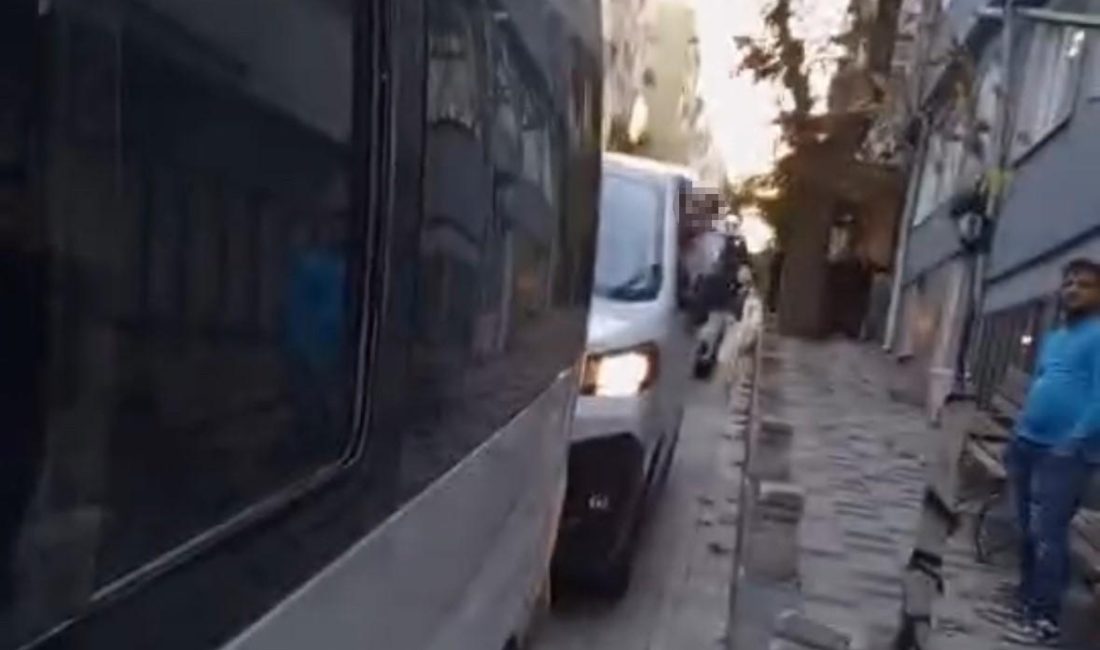 Paşabayır Mahallesi’nde 2 sürücü arasında yaşanan park tartışması kavgaya dönüştü.