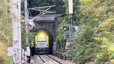 Paşabayır Mahallesi’nde evlerin altından geçen 333 metrelik tarihi tren tüneli,
