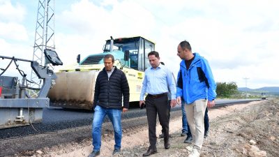 Biga Kaymakamı Ercan Kayabaşı, Biga-Bandırma Karayolu ile Hacıköy arasındaki 2,5
