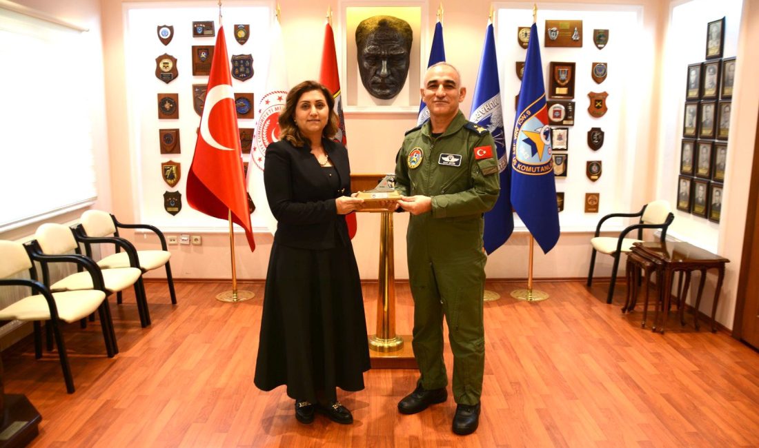 İl Müdürü Böçkün’den Garnizon Komutanı Çetin’e ziyaret Aile ve Sosyal Hizmetler İl Müdürü Emine Böçkün, Bandırma 6.