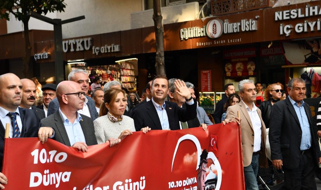 10.10 Dünya Balıkesirliler Günü’nde muhteşem kortej Balıkesir Büyükşehir Belediyesi tarafından büyük bir coşkuyla kutlanan 10.10 Dünya