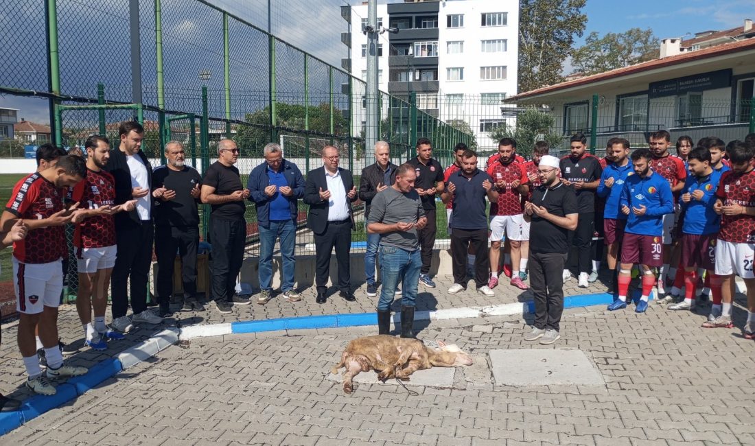 Yeni sezona hazırlıklarını tamamlayan Bereketli Topraklar Susurlukspor, kurban kesimiyle sezon