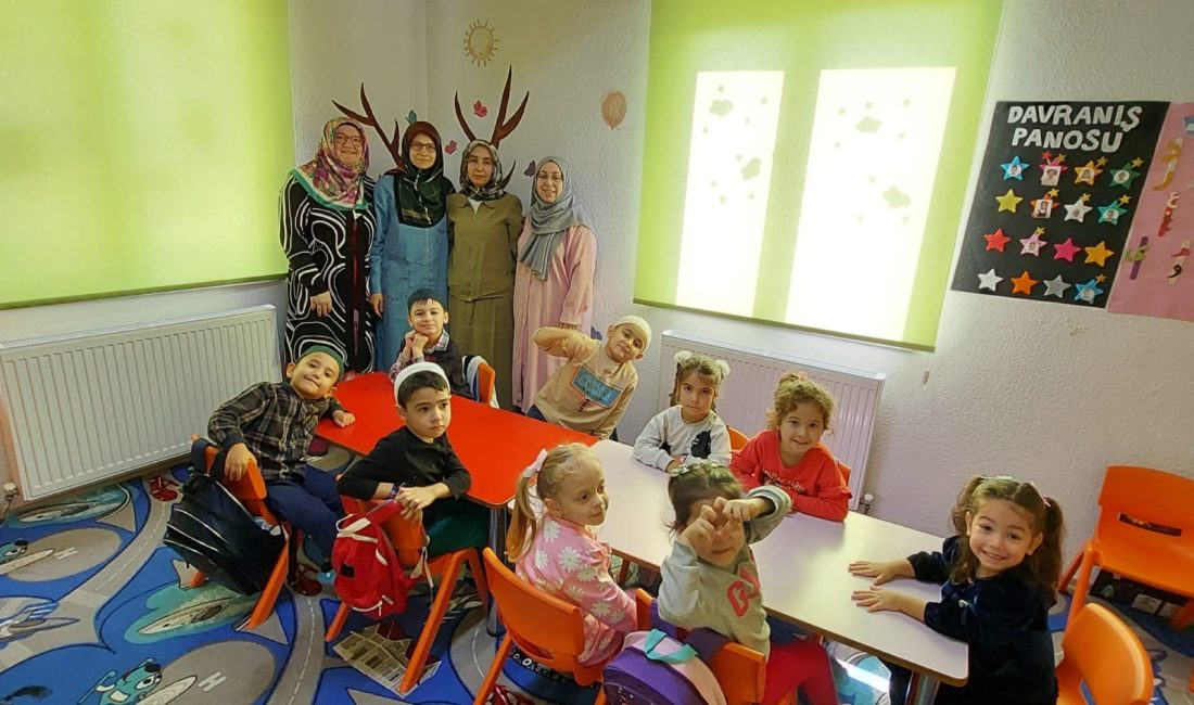 Bandırma’da Aile Değerleri konulu seminer düzenlendi Bandırma İlçe Müftülüğü, bayanlara yönelik düzenlediği “Değerleriyle Güçlü Ailem” semineriyle