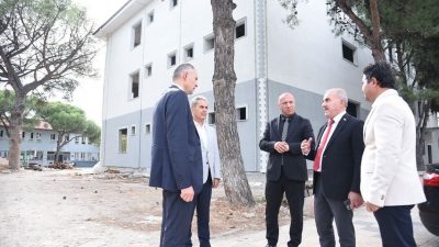 Balıkesir İl Millî Eğitim Müdürü Murat Demir ve beraberindeki heyet,
