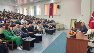 Balıkesir’de Fen-Edebiyat Fakültesi tarafından Tarih Bölümü Başkanı Prof. Dr. Kenan