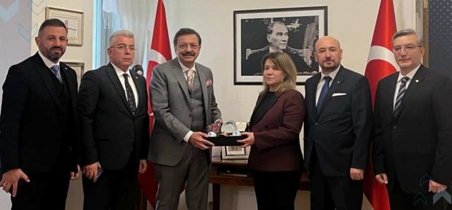 BTO Başkanı Çolak’tan Riga’da temaslar BTO Başkanı Bahadır Çolak, Eurochambres Başkanlık Divanı toplantısına katılmak üzere