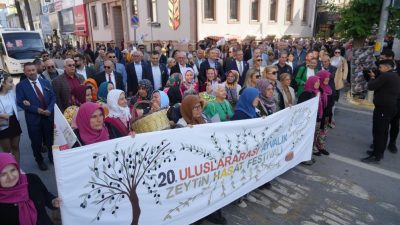 20’ncisi düzenlenen Uluslararası Zeytin Hasat ve Turizm Festivali, kortej yürüyüşüyle