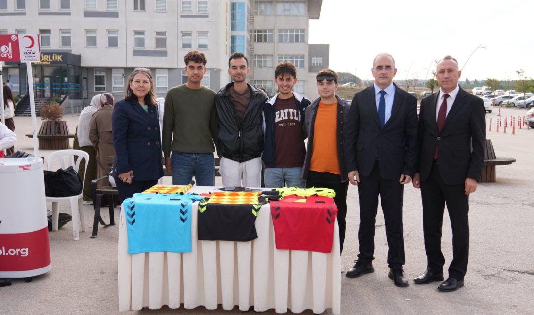 İl Spor Müdürü, Bandırma’da üniversitelilerle bir araya geldi Balıkesir Gençlik ve Spor İl Müdürü Adem Özalp, Bandırma Onyedi
