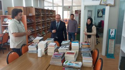 Susurluk Kaymakamı Turgut Gülen, İlçe Halk Kütüphanesi Müdürlüğü’nü ziyaret ederek
