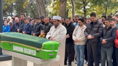 Bandırma’da 1. Amatör Küme ekiplerinden Sanayispor’un kalecisi Oğuzhan Kamacı (28),