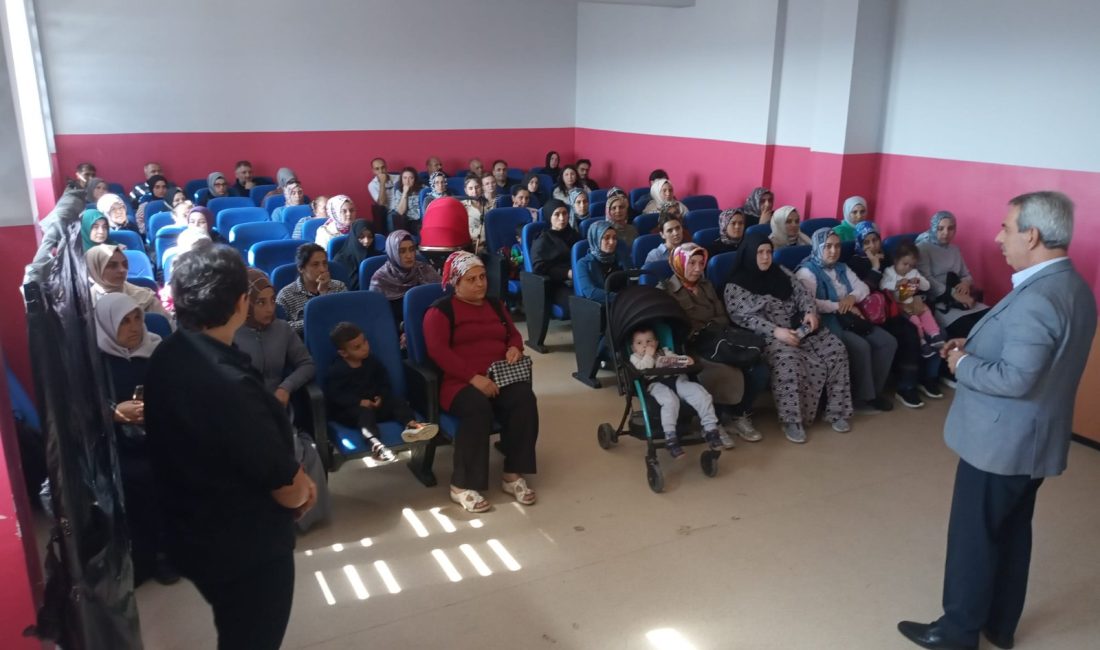 Bandırma’da ilkokul velilerine Maarif Modeli bilgilendirmesi Bandırma İlçe Milli Eğitim Müdürlüğü öncülüğünde düzenlenen toplantıda, Türkiye Yüzyılı