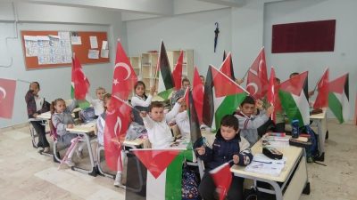Balıkesir’deki okullarda eş zamanlı olarak Filistin ve Gazze temalı farkındalık
