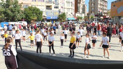 Burhaniye’de İlçe Gençlik ve Spor Müdürlüğü öncülüğünde düzenlenen Amatör Spor