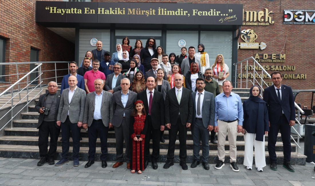“The International Exhibition in Türkiye” sergisi Gönen’de açıldı Gönen MYO tarafından düzenlenen uluslararası sanat sergisi, yerli ve yabancı