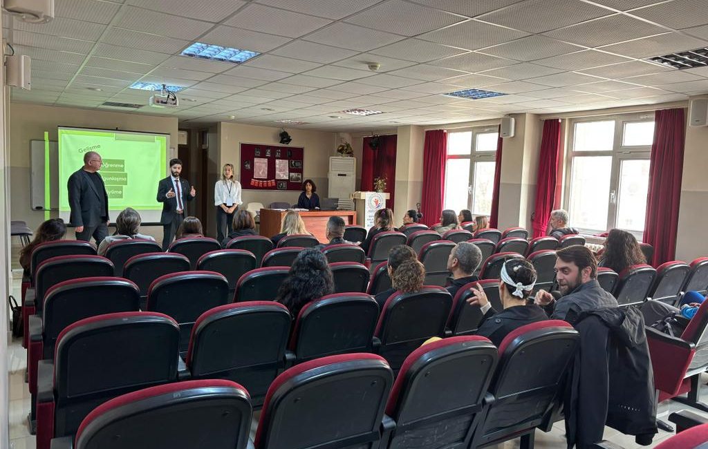 Bandırma’da öğretmenlere yönelik pilot eğitim Bandırma İlçe Milli Eğitim Müdürlüğü, okul öncesi dönemde sanat, spor