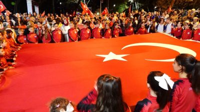 Türkiye Cumhuriyeti’nin kuruluşunun 102. yılı, Erdek’te düzenlenen törenler ve Bayrak