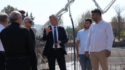 Susurluk’ta inşa edilen modern spor salonunu Balıkesir Gençlik ve Spor