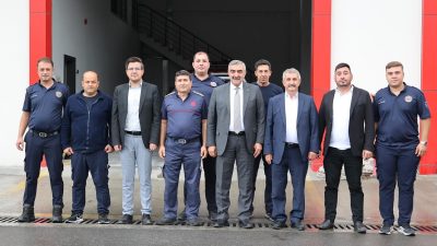 Balya Belediye Başkanı Orhan Gaga ve ekibi, İtfaiyeciler Haftası dolayısıyla