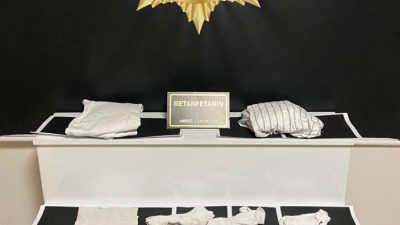 Balıkesir’de narkotik ekiplerinin düzenlediği operasyonda, kıyafetlere emdirilmiş 3 kilo 742