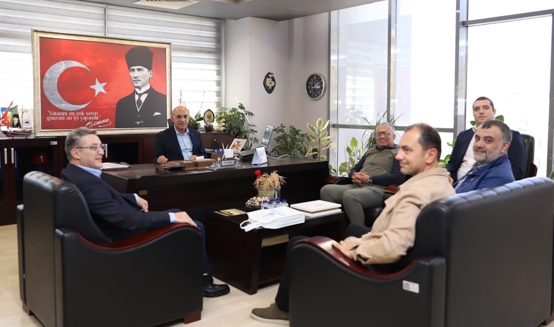 Esnafın talepleri Bandırma Belediyesi’nde görüşüldü Bandırma’da belediye yetkilileri ile Ticaret Odası temsilcileri, esnafın ilettiği talepleri