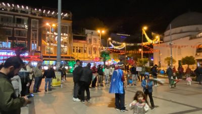 Siyonist rejimin Küresel Sumud Filosu’na saldırısı Bandırma’da protesto edildi. Vatandaşlar,