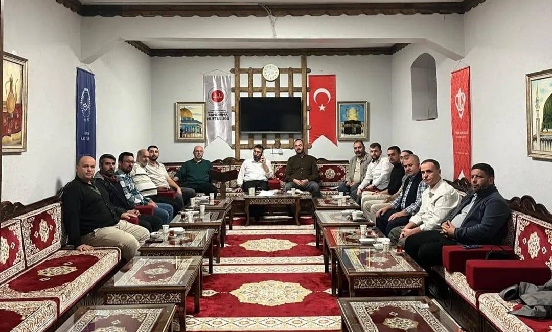 Bandırma Müftülüğü tarafından düzenlenen toplantıda, cezaevinde görev yapan manevi rehberlerin