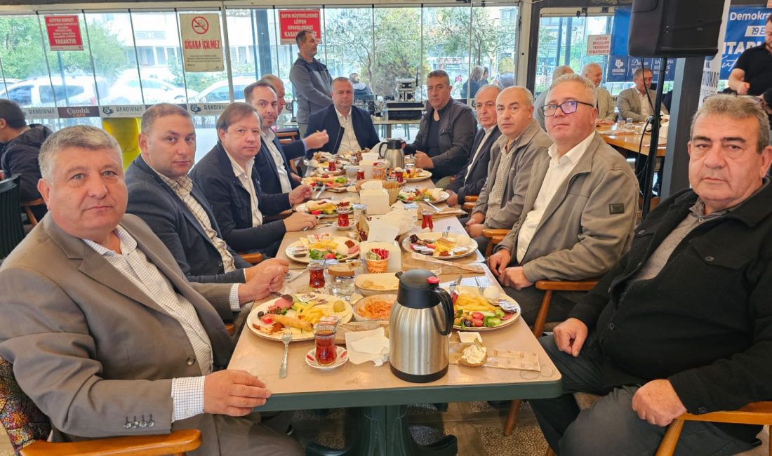 Başkan Mirza, Muhtarlarla bir araya geldi Bandırma Belediye Başkanı Dursun Mirza, 19 Ekim Muhtarlar Günü kapsamında