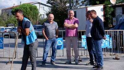 Susurluk Belediyesi, ilçe genelinde yürüttüğü asfaltlama çalışmalarıyla yolları daha güvenli