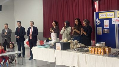 Cumhuriyet İlkokulu Anaokulu’nda “Çedes Gazze için Seferber” etkinliği düzenlendi. Cumhuriyet