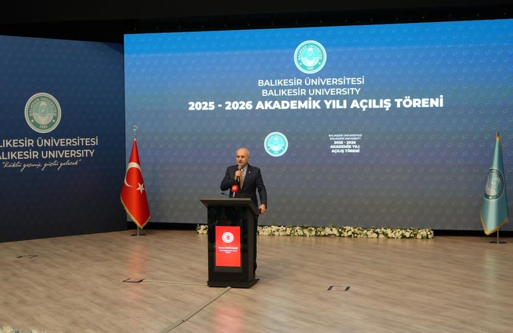 TBMM Başkanı Kurtulmuş’tan ‘Terörsüz Türkiye’ açıklaması: “Bir eli silahta bir eli sandıkta olmaz” Türkiye Büyük Millet Meclisi Başkanı (TBMM) Numan Kurtulmuş, Balıkesir Üniversitesi’nde