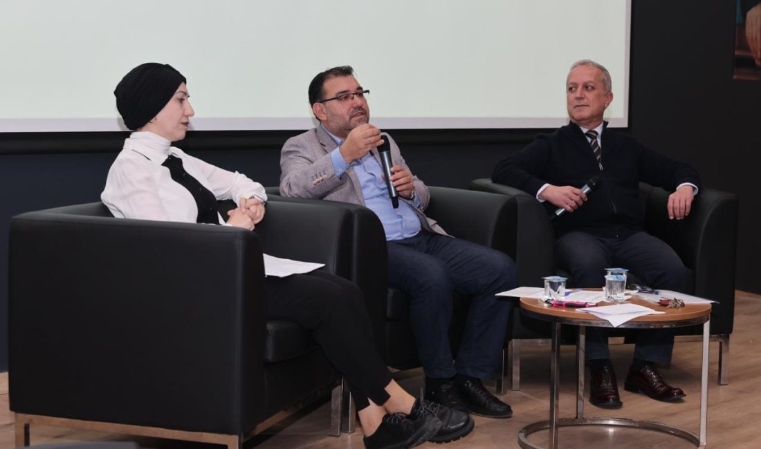 İİBF’de düzenlenen panelde, dünya siyasetinin yeni dengeleri ve BM’nin geleceği