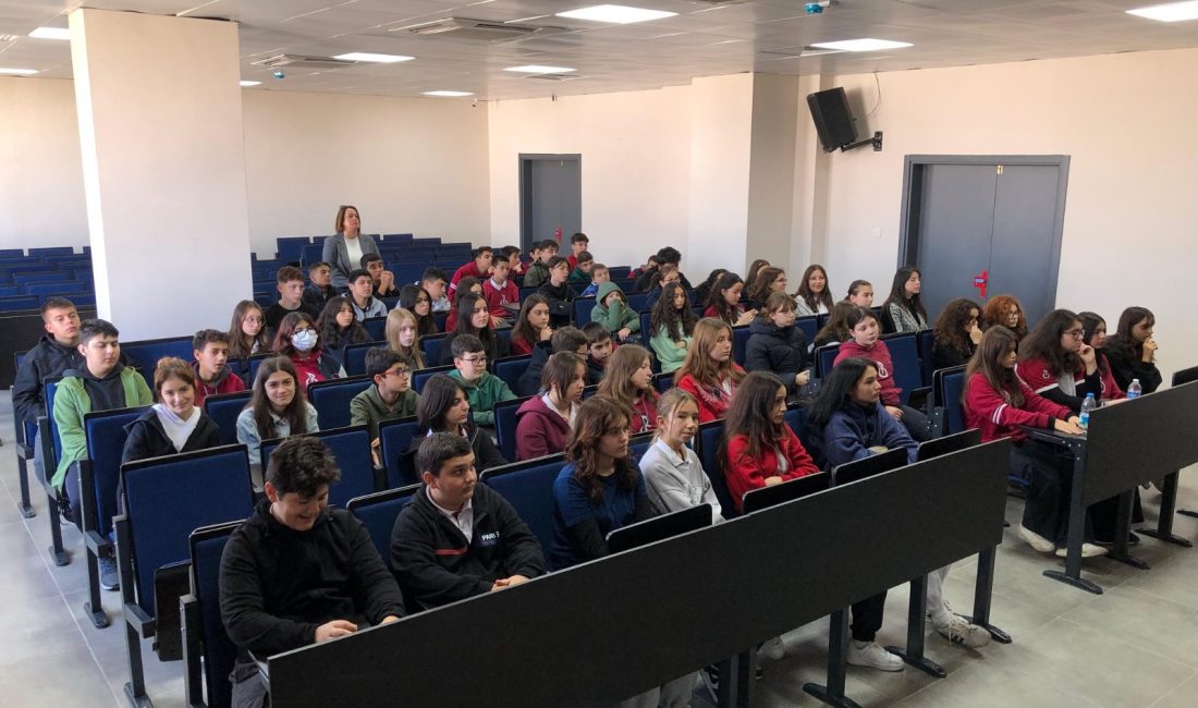 Bandırma’da ortaokullu öğrencilere lise tanıtıldı Ortaokul öğrencileri, lise ortamını yakından tanımak ve deneyim kazanmak amacıyla