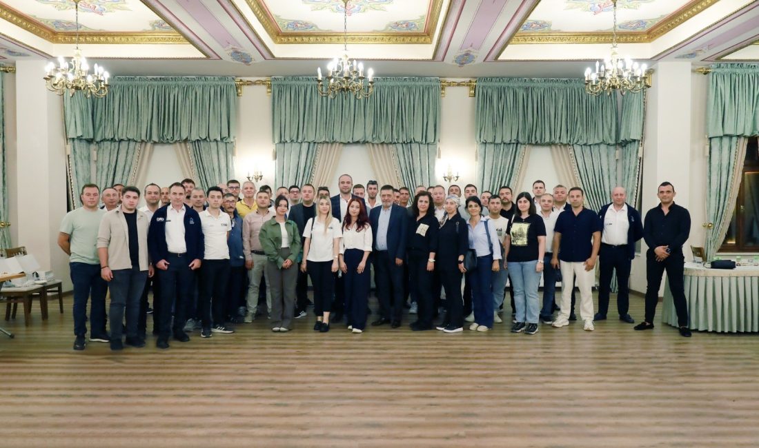 Bandırma’da ulaşımda kalite masaya yatırdı Balıkesir Toplu Taşıma A.Ş. tarafından düzenlenen toplantıda, sürüş güvenliği, yolcu
