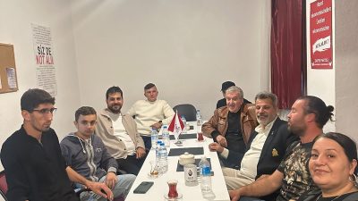 Balıkesir İl Başkanı Erhan Ötegen, Bandırma İlçe Başkanlığı’nda gençlerle buluşarak