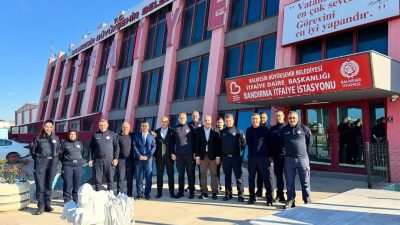 Büyükşehir Belediyesi yetkilileri, İtfaiye Haftası dolayısıyla Bandırma İtfaiye Grup Amirliği’ni
