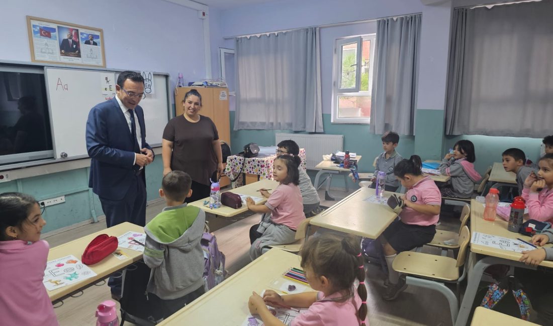 Müdür Aslan’dan Hürriyet İlkokulu’nda miniklere ziyaret Bandırma İlçe Milli Eğitim Müdürü Mutlu Aslan ile Şube Müdürü