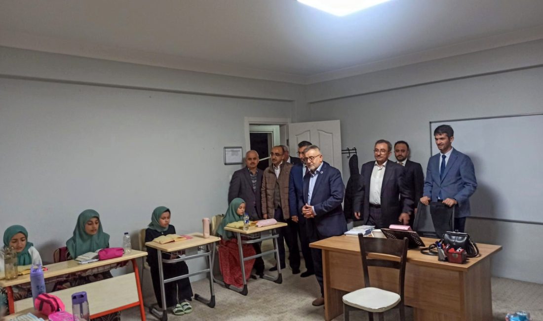 Türkiye Diyanet Vakfı Genel Müdürü İzani Turan, Bereketli Hafızlık Kız